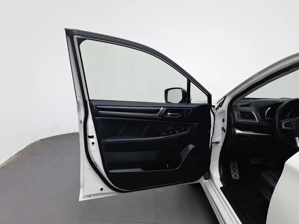 Subaru Legacy — миниатюра 8