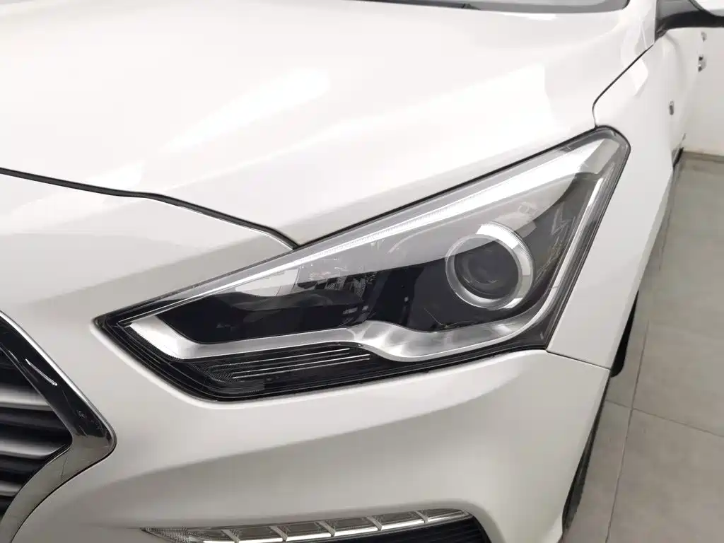Hyundai Mistra — миниатюра 7