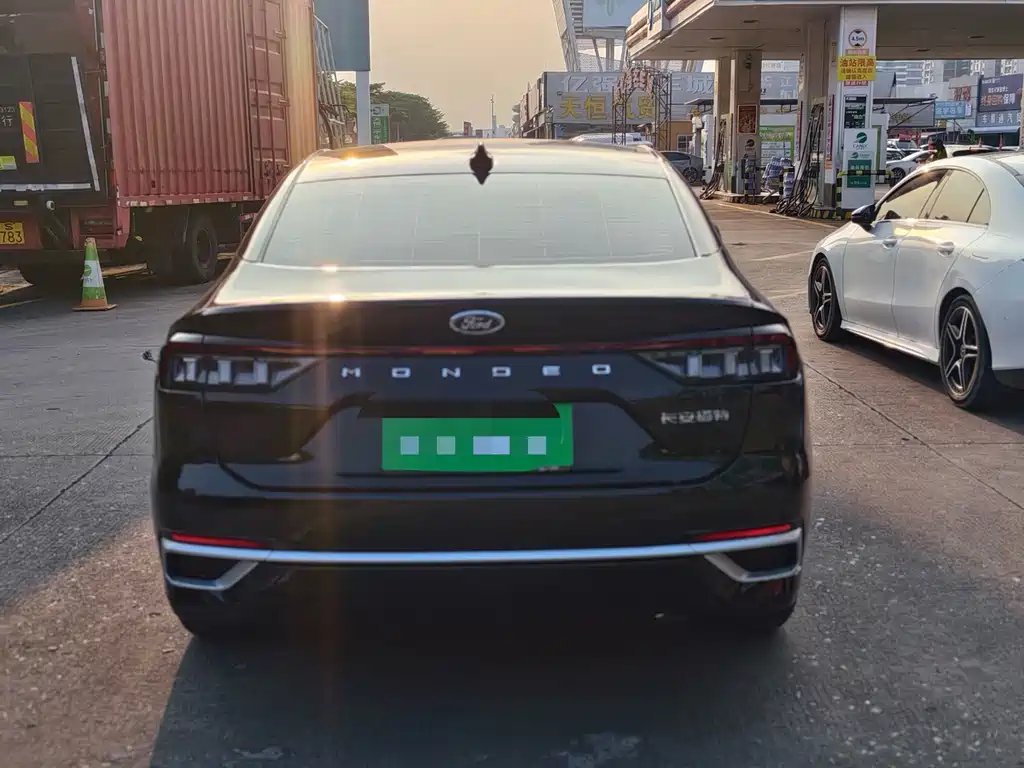 Ford Mondeo — миниатюра 4