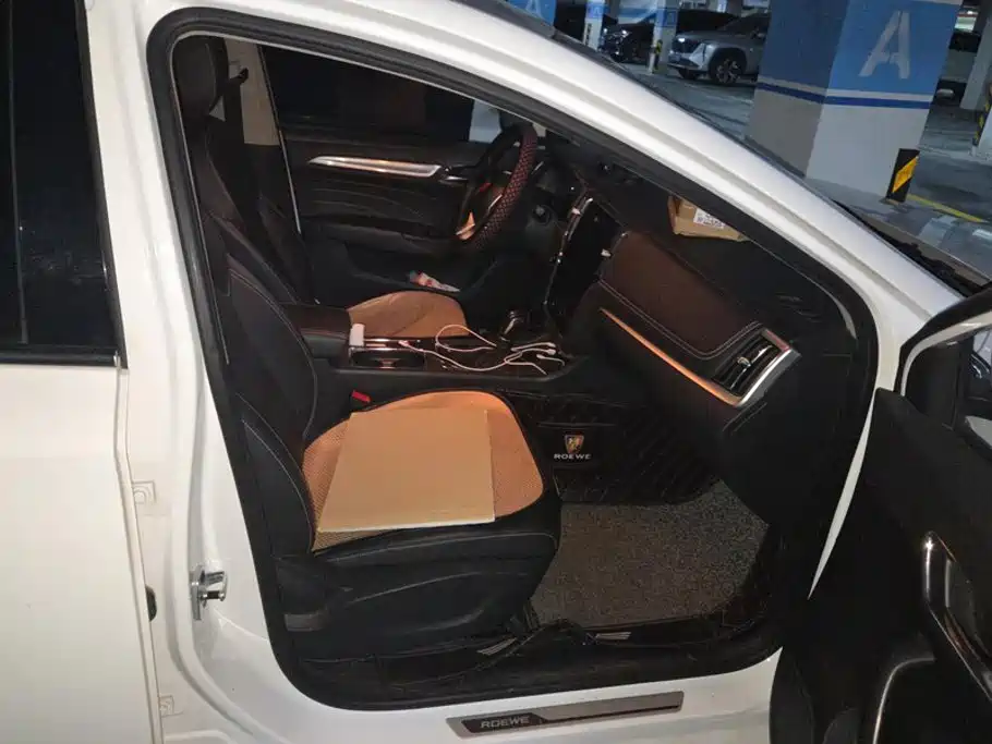 Roewe i6 Classic — миниатюра 8