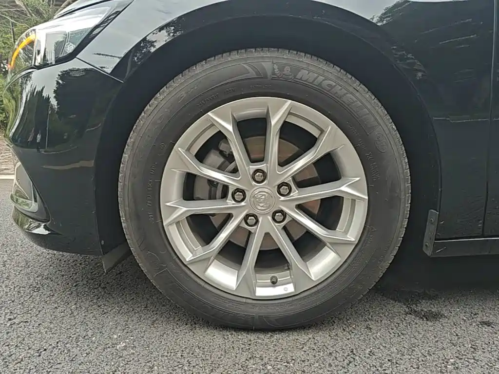 Buick LaCrosse — миниатюра 23