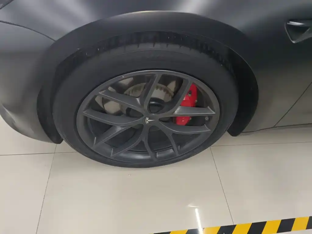 Tesla Model 3 — миниатюра 23
