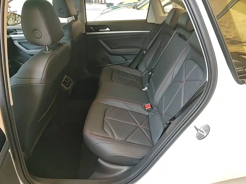 Volkswagen Lavida — миниатюра 17