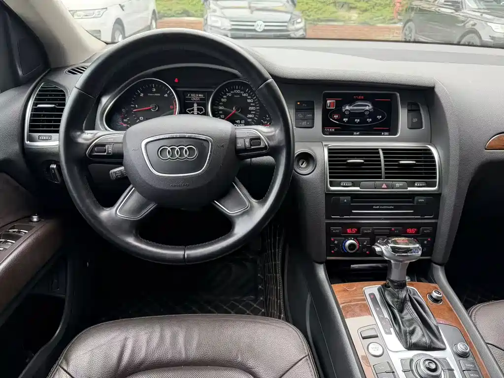 Audi Q7 — миниатюра 11