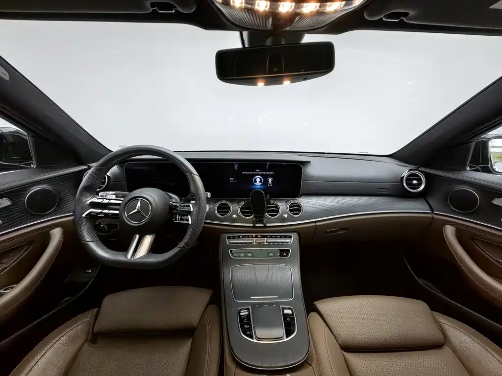 Mercedes-Benz E-Class — миниатюра 5