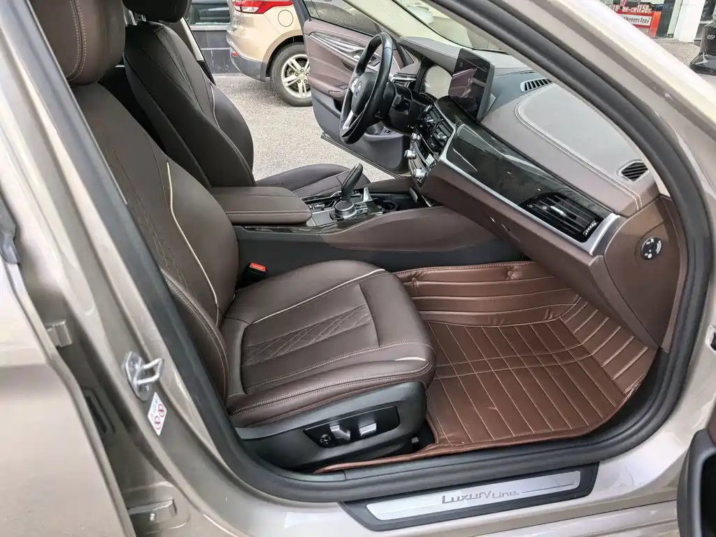 BMW 5 Series — миниатюра 14