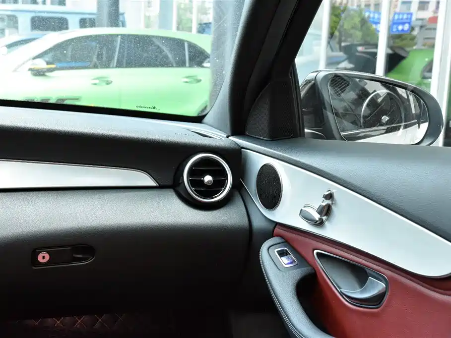 Mercedes-Benz C-Class — миниатюра 17