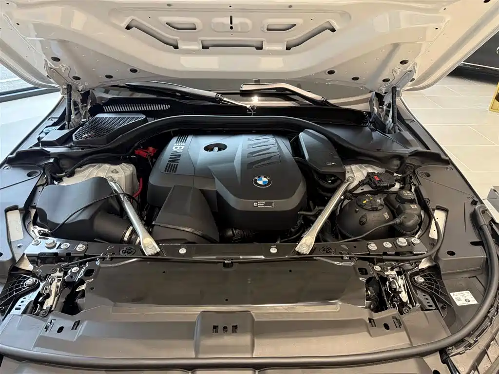 BMW 5 Series — миниатюра 14