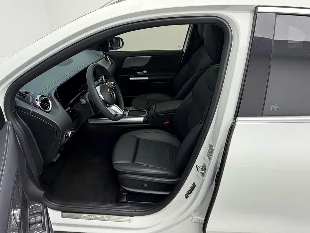 Mercedes-Benz GLA — миниатюра 10