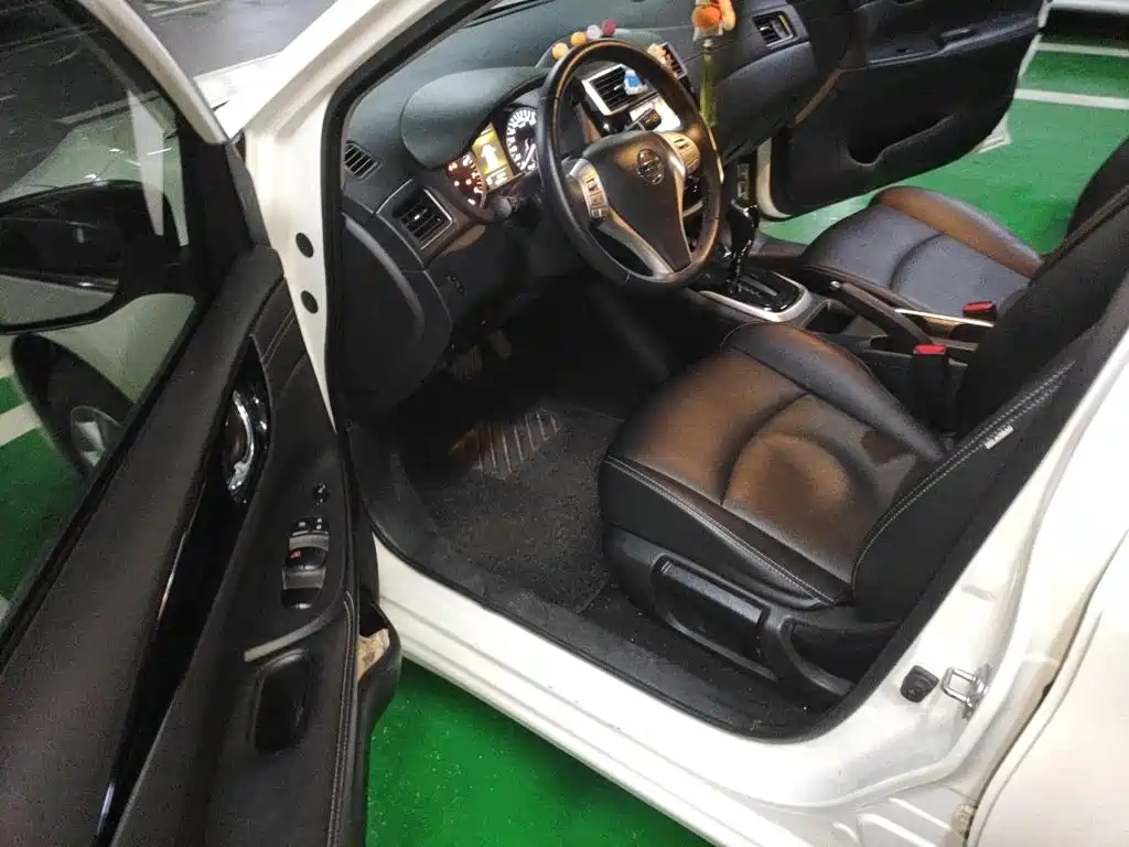 Nissan Tiida — миниатюра 13