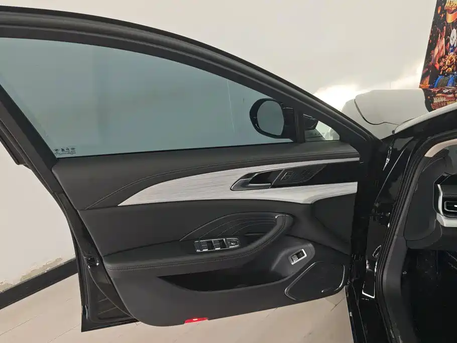 Hongqi Hongqi H5 PHEV — миниатюра 7
