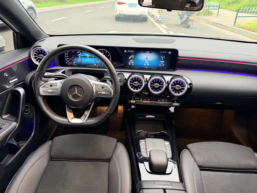Mercedes-Benz A-Class — миниатюра 7