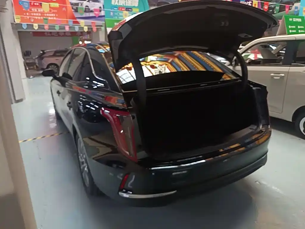 Hongqi Hongqi E-QM5 — миниатюра 5
