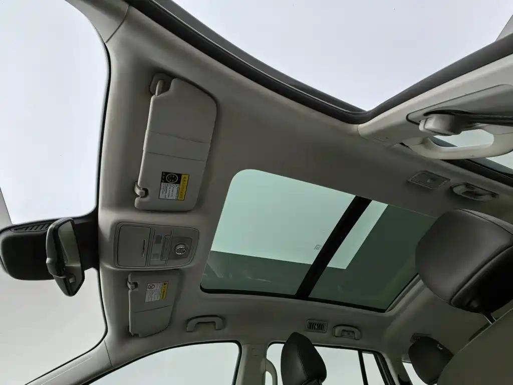 Roewe RX8 — миниатюра 14