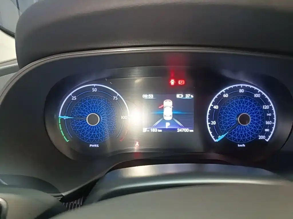 Hongqi Hongqi E-QM5 — миниатюра 12