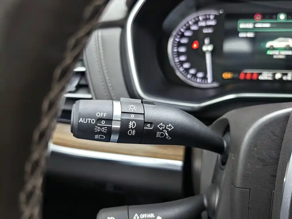 Roewe RX8 — миниатюра 21