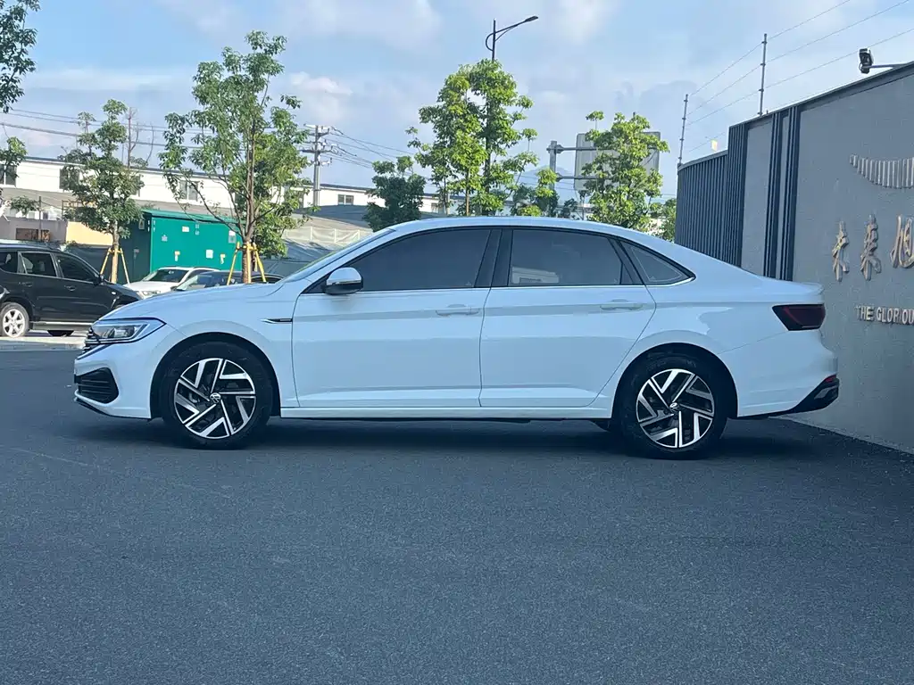 Volkswagen Sagitar — миниатюра 7