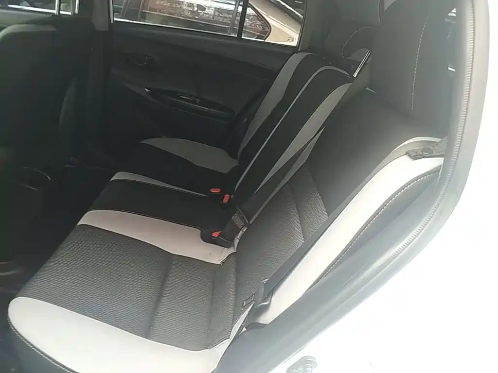 Toyota Yaris L — миниатюра 17
