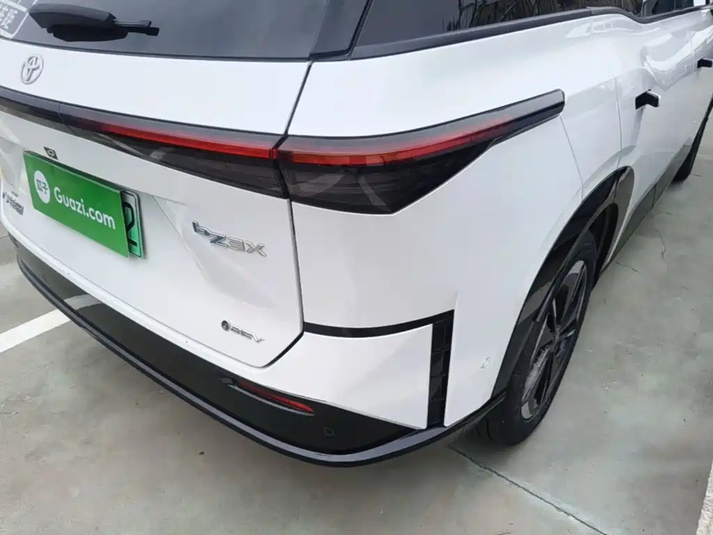 Toyota bZ3X — миниатюра 8