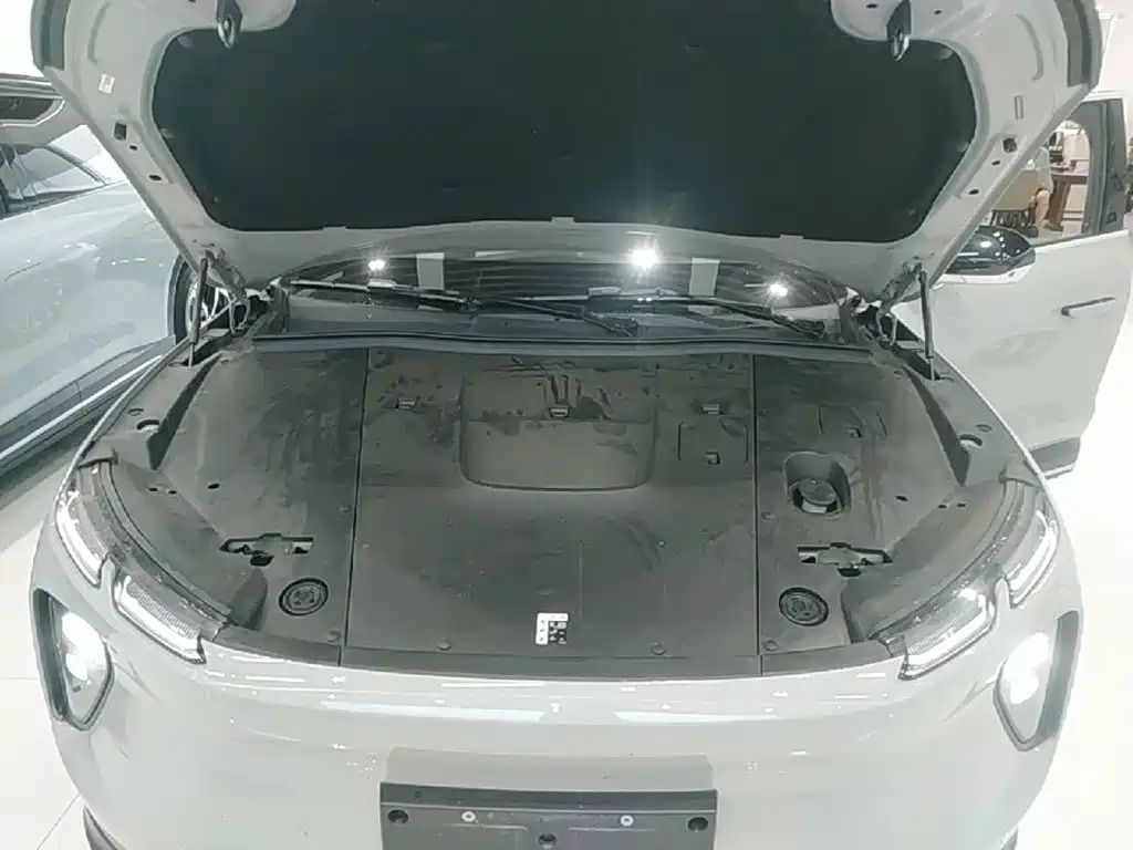 NIO EC6 — миниатюра 20