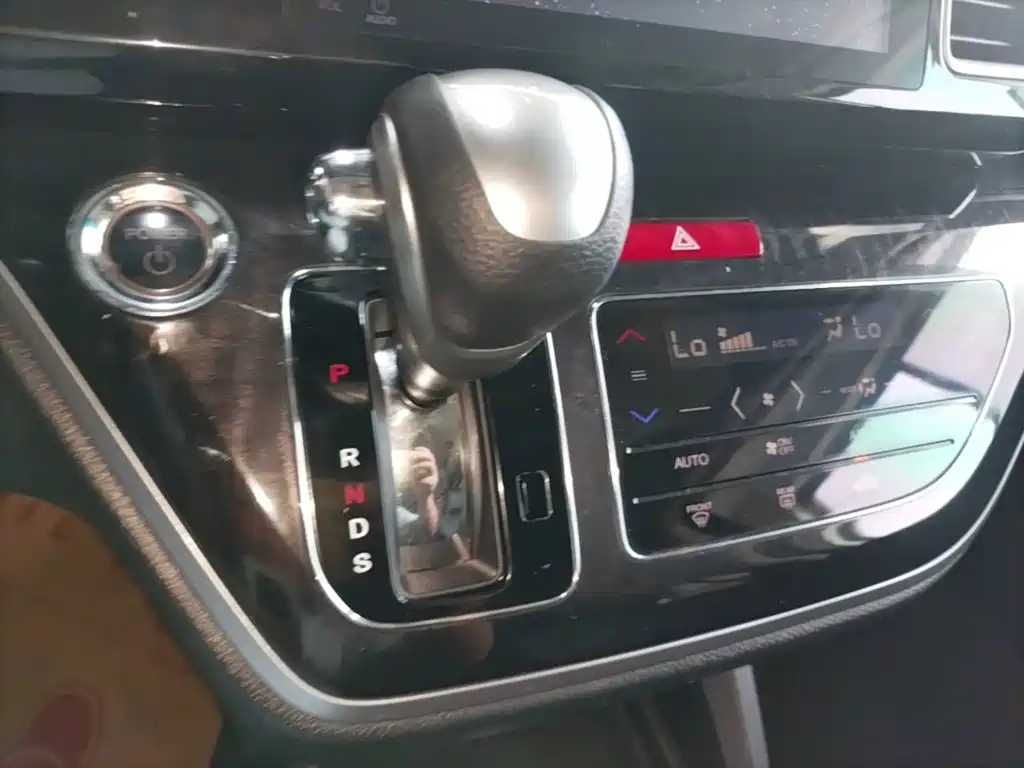 Honda Elysion — миниатюра 14