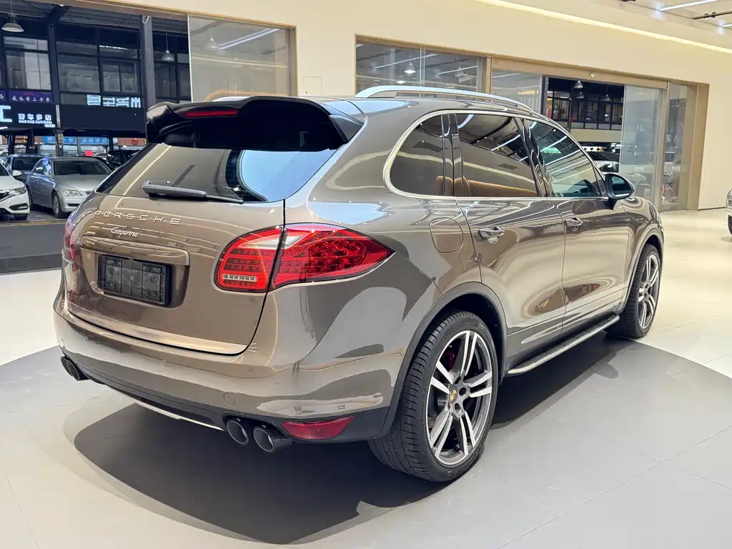 Porsche Cayenne 2014 Cayenne Platinum Edition 3.0T