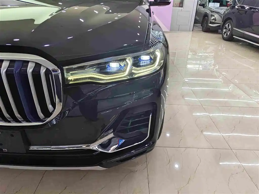 BMW X7 — миниатюра 11