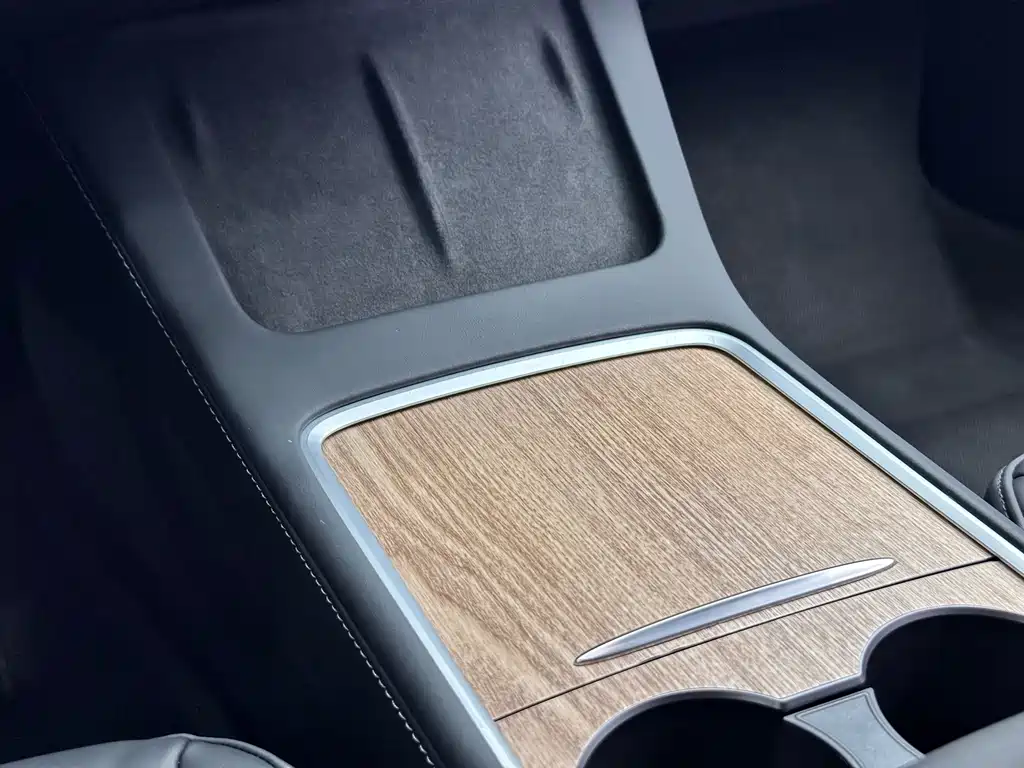 Tesla Model 3 — миниатюра 17