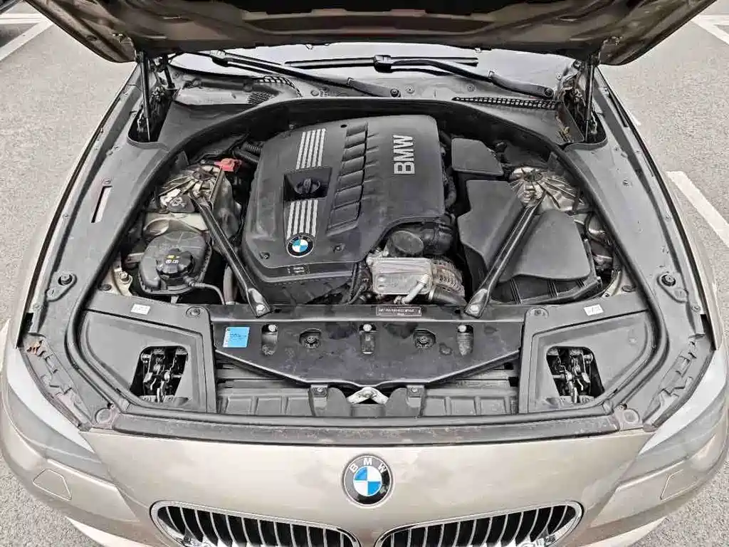 BMW 5 Series — миниатюра 21