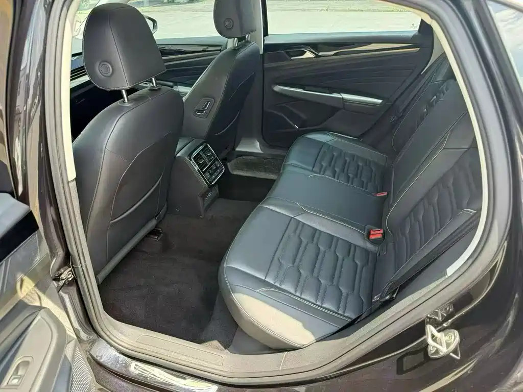Volkswagen Passat — миниатюра 5