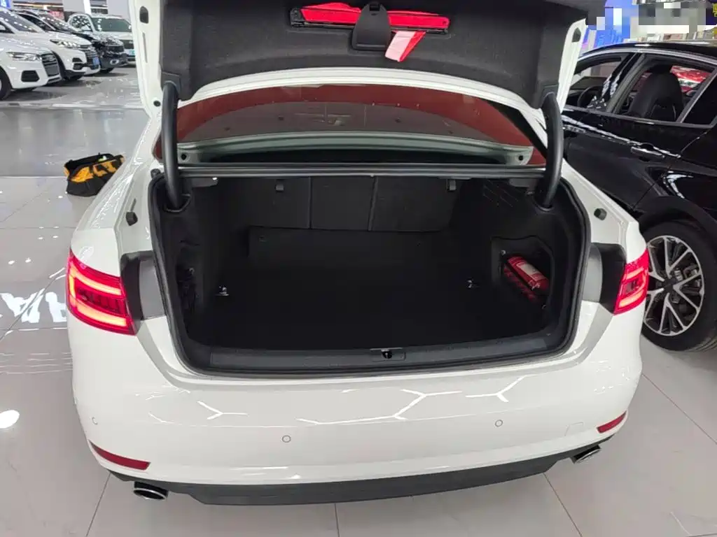 Audi A4L — миниатюра 19