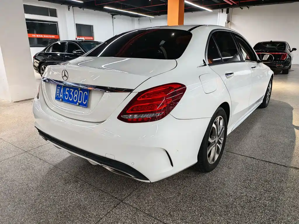 Mercedes-Benz C-Class — миниатюра 4