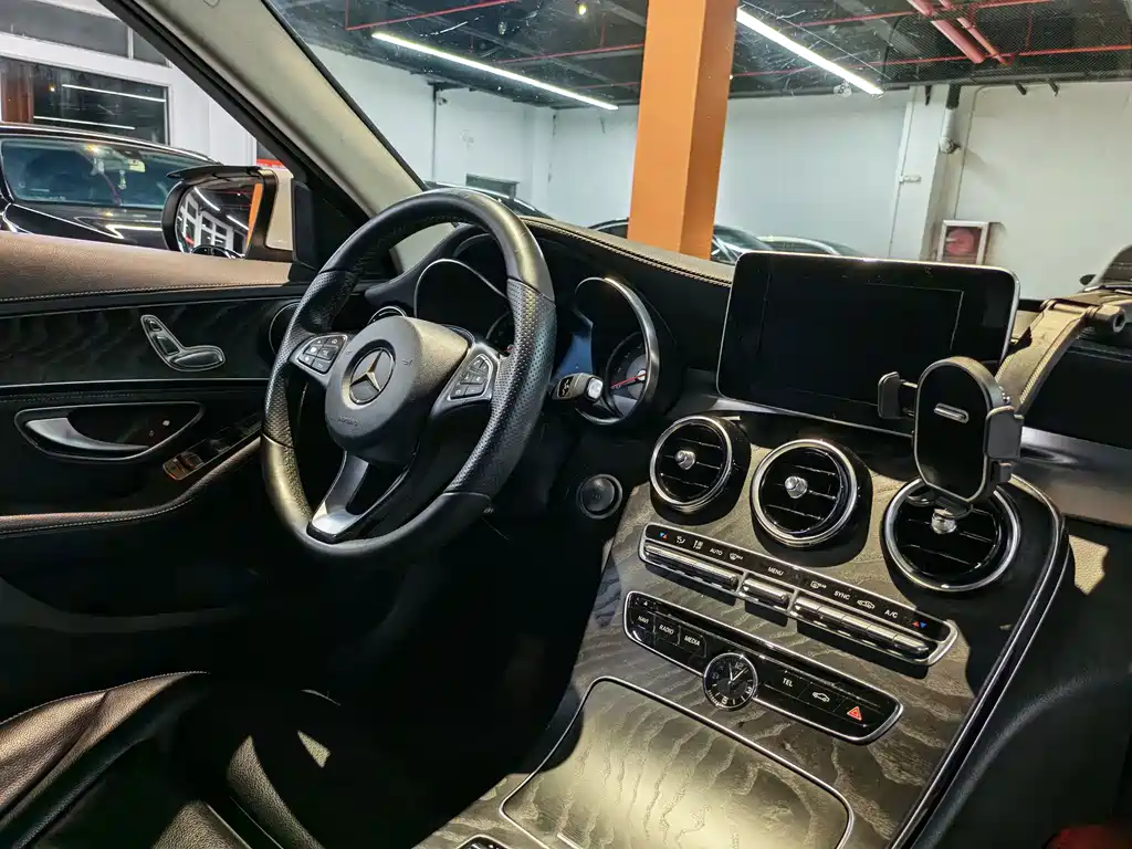 Mercedes-Benz C-Class — миниатюра 8