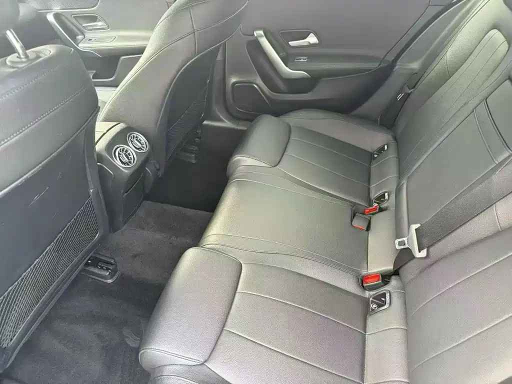 Mercedes-Benz A-Class — миниатюра 6