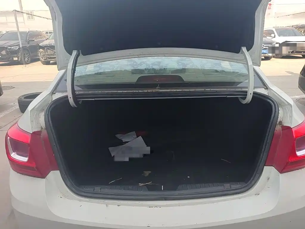 Chevrolet Cruze — миниатюра 19