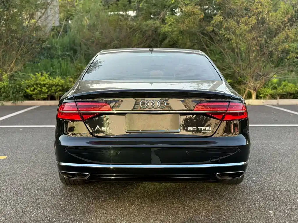 Audi A8 — миниатюра 5