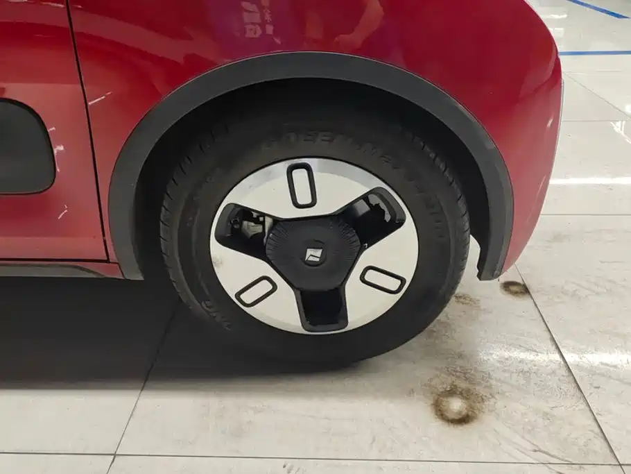 Baojun E300 — миниатюра 6