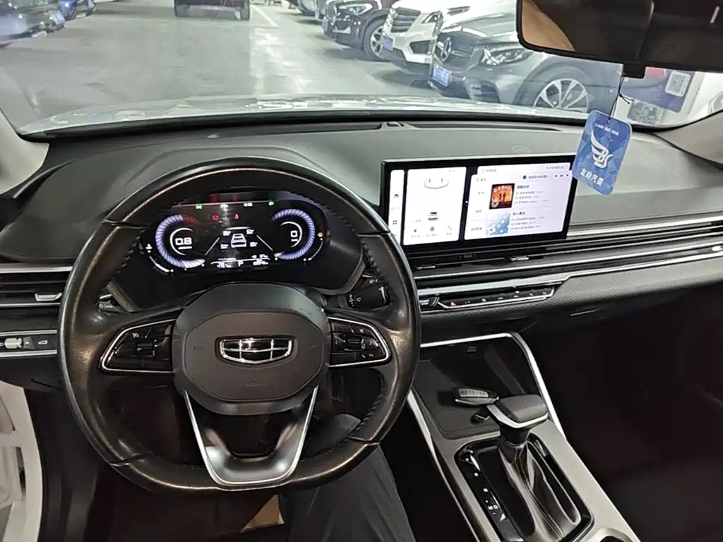 Geely Emgrand — миниатюра 10