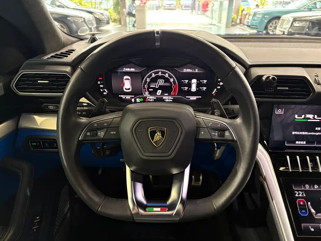 Lamborghini Urus — миниатюра 19
