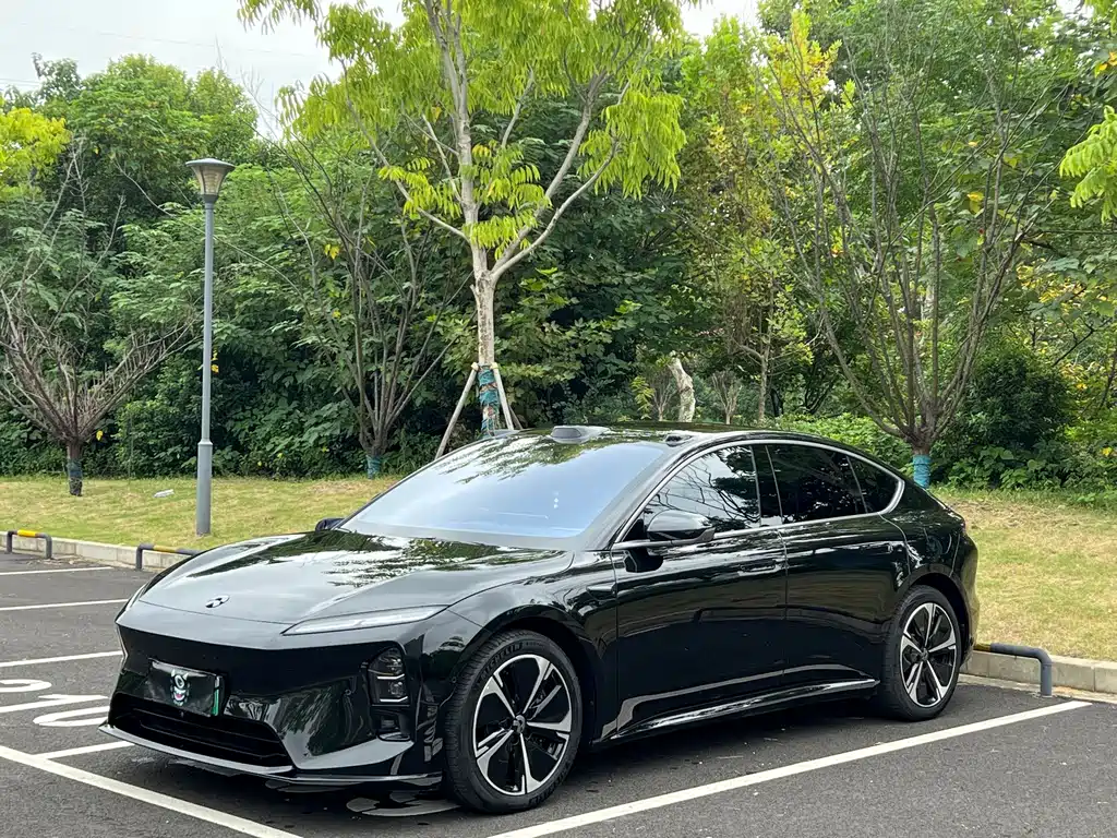 NIO ET5