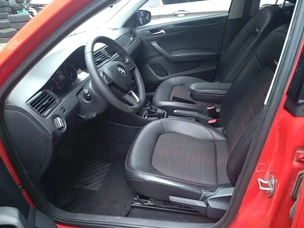 Skoda Rapid Spaceback — миниатюра 15