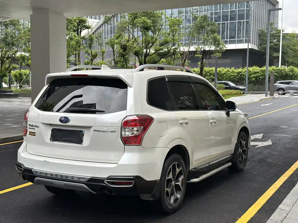 Subaru Forester 2015 2.0i