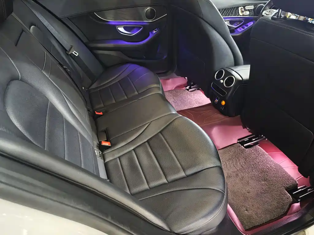 Mercedes-Benz C-Class — миниатюра 7