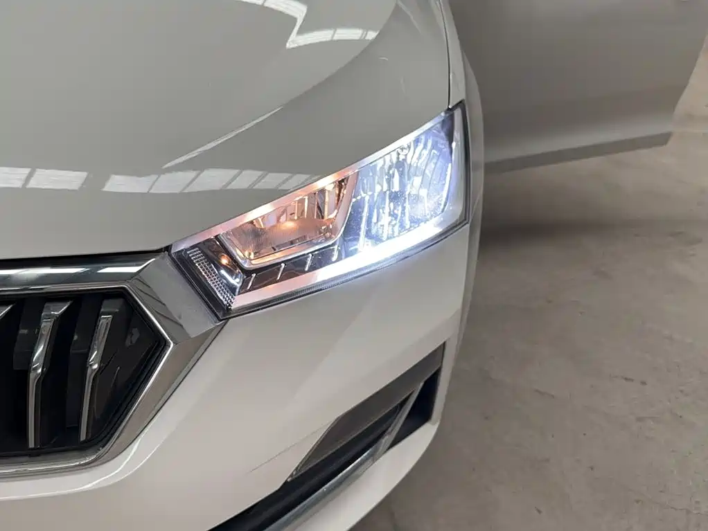 Skoda Rapid — миниатюра 16