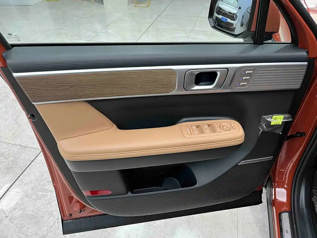 Hyundai Santa Fe — миниатюра 11