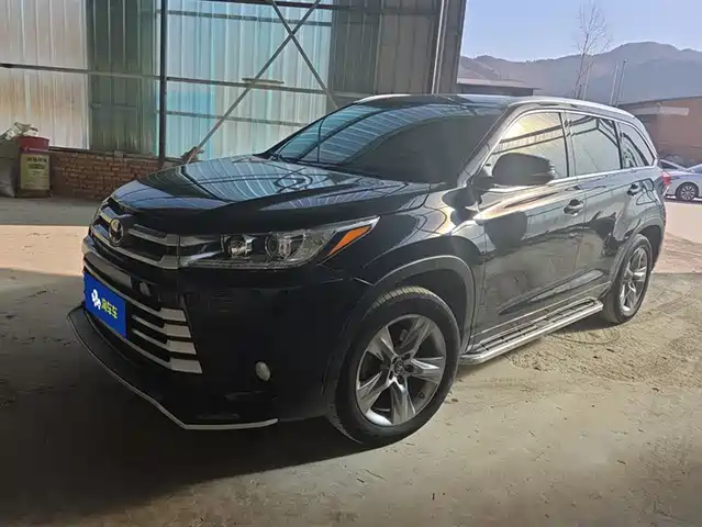 TOYOTA HIGHLANDER