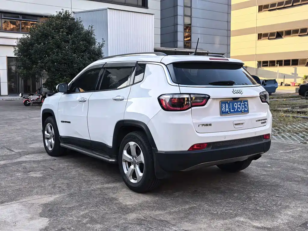 Jeep Compass — миниатюра 5