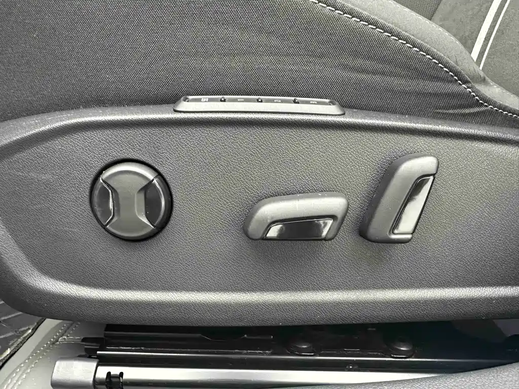 Volkswagen Golf — миниатюра 11
