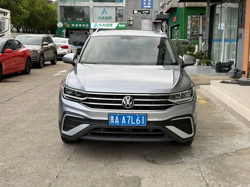Volkswagen Tiguan L — миниатюра 2