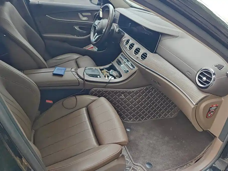 Mercedes-Benz E-Class — миниатюра 8